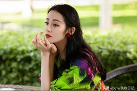 长相自带贵气感的女生，脸上有3个特点，不需浓妆也能惊艳迷人图片