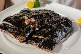 包租公开的粤式茶楼，烧鹅比炭还黑，竟然还是五星名厨做的…图片