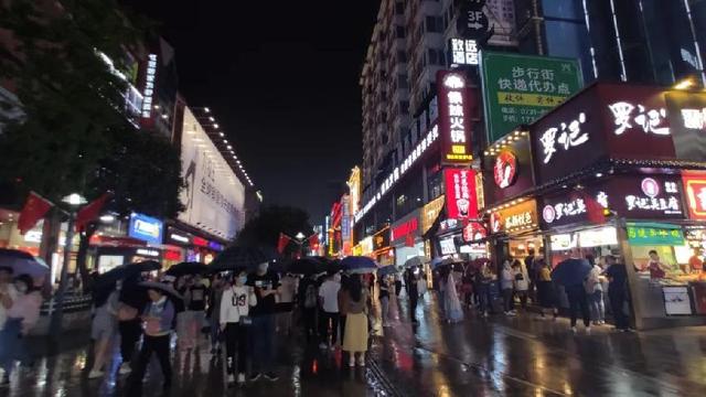 �ܱ�100������к������ܽ���153��������Ӫ�ɻ�