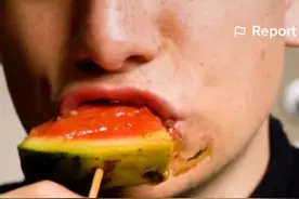 万物皆可糖葫芦！TikTok上的冰糖葫芦观看量近7亿图片