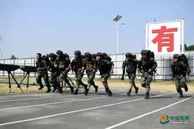 利刃出鞘！一组图片直击特战队员训练现场图片