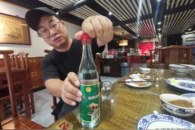 大嘴来北京，吃老字号喝二锅头，爆肚配白水羊头再来一口酒太地道图片