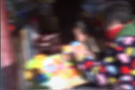 抚养权判给了儿媳，奶奶仍在带孙子，她一气之下索要10万酬劳图片