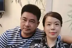 网友给姚爸打电话，声称姚威是舅舅儿子，许敏发言：人在做天在看图片