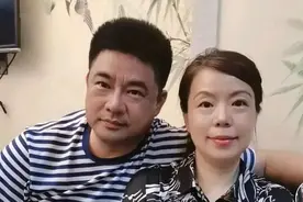 网友给姚爸打电话，声称姚威是舅舅儿子，许敏发言：人在做天在看图片