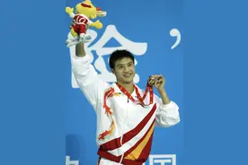 田亮被问跳水运动员会不会游泳，本尊幽默回应：难道用网捞吗？图片