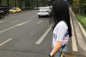你见过最邋遢的女孩子有多邋遢？把用过的卫生巾裹在被褥里......图片