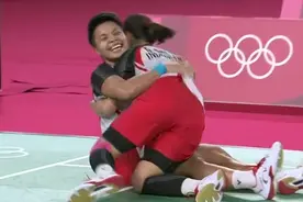 0-2！中国丢金，印尼创29年历史首次夺冠，全场大喊，倒地庆祝图片
