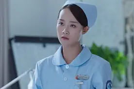 女友打了一巴掌问男友跟不跟她结婚图片