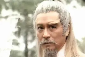 曾江86岁生日，与外甥女王馨平聚会心情好，满头白发笑容慈祥图片