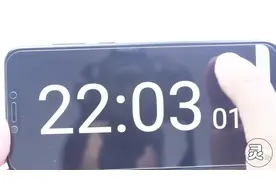 手机这样设置看时间才方便，可以作为时尚的专属时钟桌摆