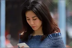敢穿白色紧身裤的女生，一般都很自信图片