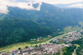 郁山镇道脱贫攻坚纪实——山中珍宝晶丝苕粉图片