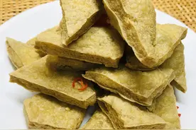 油炸臭豆腐，一道臭而香，脆而嫩的小吃，自己在家能做图片