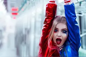 小丑女锁屏壁纸图片