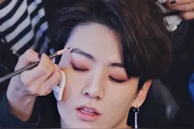 韩国妆发师揭秘：为什么他们不太可能和偶像们谈恋爱或者约会图片