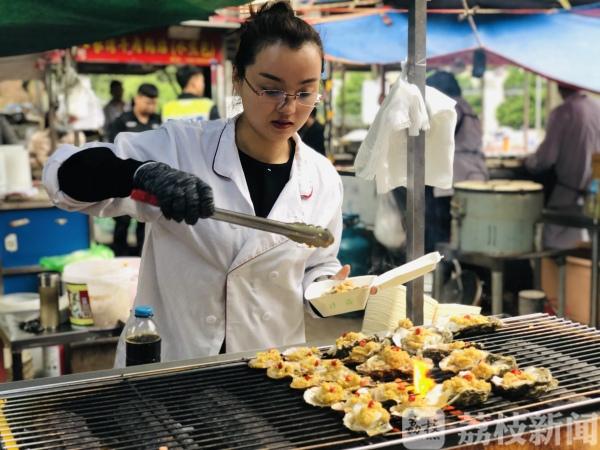 【高校打卡地】在南京，有这么一个让人难忘又“难瘦”的网红夜市
