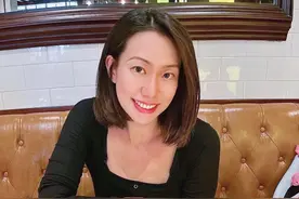 42岁女星嫁卫视高层，曾被成龙捧红，如今儿女双全超幸福图片