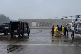 直升机发挥重要作用，运送重要物资又快又准，独特优势无法取代图片