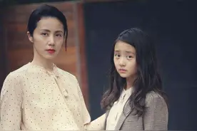 娱乐圈最美母女写真，包文婧饺子、戚薇lucky，都好可爱哦图片