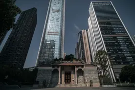 不差钱“钉子户”：被五百强包围的深圳老宅，后台太硬无人敢动图片