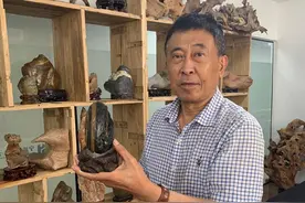 来回跑上万公里，百万元豪车用来拉石头！宁波这个老板爱收藏“奇石”图片