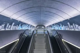 西安地铁的这几名保安不仅犯了你看得到的错，还犯了你看不到的错图片