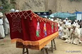 人死后为什么要穿“寿衣”，这并不是迷信，有一定科学道理图片