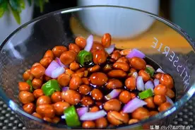 家常小凉菜老醋花生，酸甜爽口又酥脆，学会小窍门，比饭店的美味图片