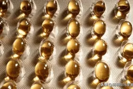 维生素E的正确用法, 紧肤去皱不足挂齿, 不会用? 所以你白不起来图片