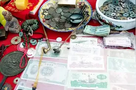 徐州古玩市场，2元旧币兑换3000，老板说的是真的吗？视频封面