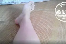 14岁女孩做200个深蹲又练仰卧起坐和跳绳，结果尿血了！图片
