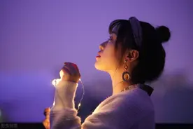 故事：一场大病，她从美女变成光头小妹，自卑回老家反倒收获爱情图片