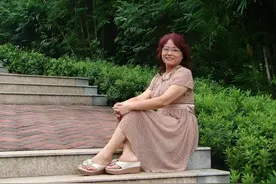 59岁的女人自述：离婚6年后再见前夫，我庆幸离婚了图片