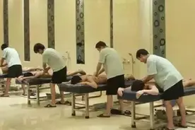 网红洗浴中心服务太粗暴遭吐槽，引南北洗浴文化之争：南方人初体验拍照炫耀被抓，搓澡疼到报警图片