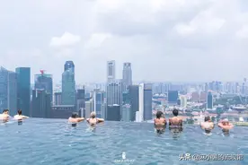 新加坡最豪华的体验，金沙酒店楼顶无边泳池，只有住一晚才能享受图片