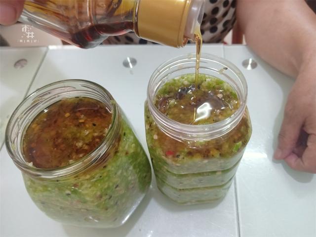 每年辣椒成熟，奶奶都这样做剁椒，一口吃上瘾，老一辈真有窍门