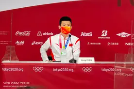 谌龙回应是否将退役 赛后和安赛龙说了什么？图片