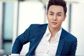 释小龙身价不菲，父亲是9家公司亿万富翁！干爹是影视公司总裁图片