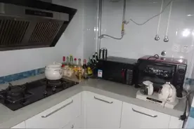 厨房的微波炉怎么放，不占地方又方便？图片