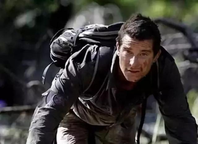 贝尔格里尔斯：都说他什么都吃，至少在中国的皮蛋面前，他退却了