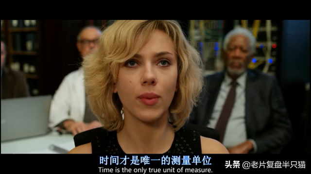《超体》是烂片，还是神作？寡姐为什么吻警察，为什么变成U盘？
