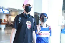 于小彤给陈小纭买零食超宠溺 两人秀最萌身高差图片