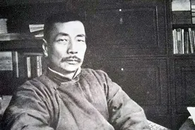 鲁迅的迷之行为：趴在草地上想分居的妻子，被猪打扰后就和猪搏斗图片