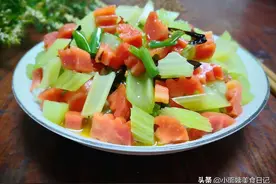 天热要多吃这菜，一焯一拌脆嫩爽口，营养还便宜，每周至少吃两次图片