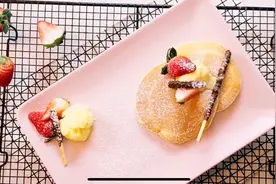 舒芙蕾松饼口感松软，用平底锅就可以制作完成的早餐和下午茶