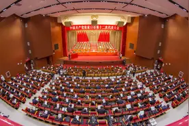 张家口市各界干部群众热议市第十二次党代会报告图片