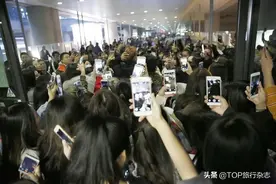 粉丝堵舱门，恶意取消值机！越演越烈的恶意追星，机场无责任？图片