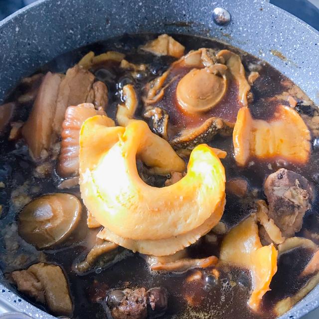 花胶和海参是温性的吗 2025年花胶海参是属于发物吗