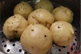 蒸馒头别再老一套，加1碗红枣，做出来个个香甜，比蛋糕还好吃图片